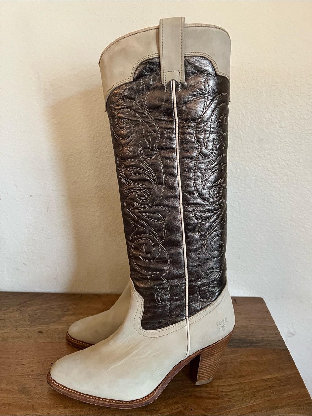 Vintage Frye Stitch Tall Mustang Western Heel Cowgirl Boots Silver/Beige Sz 10M - Picture 9 of 17